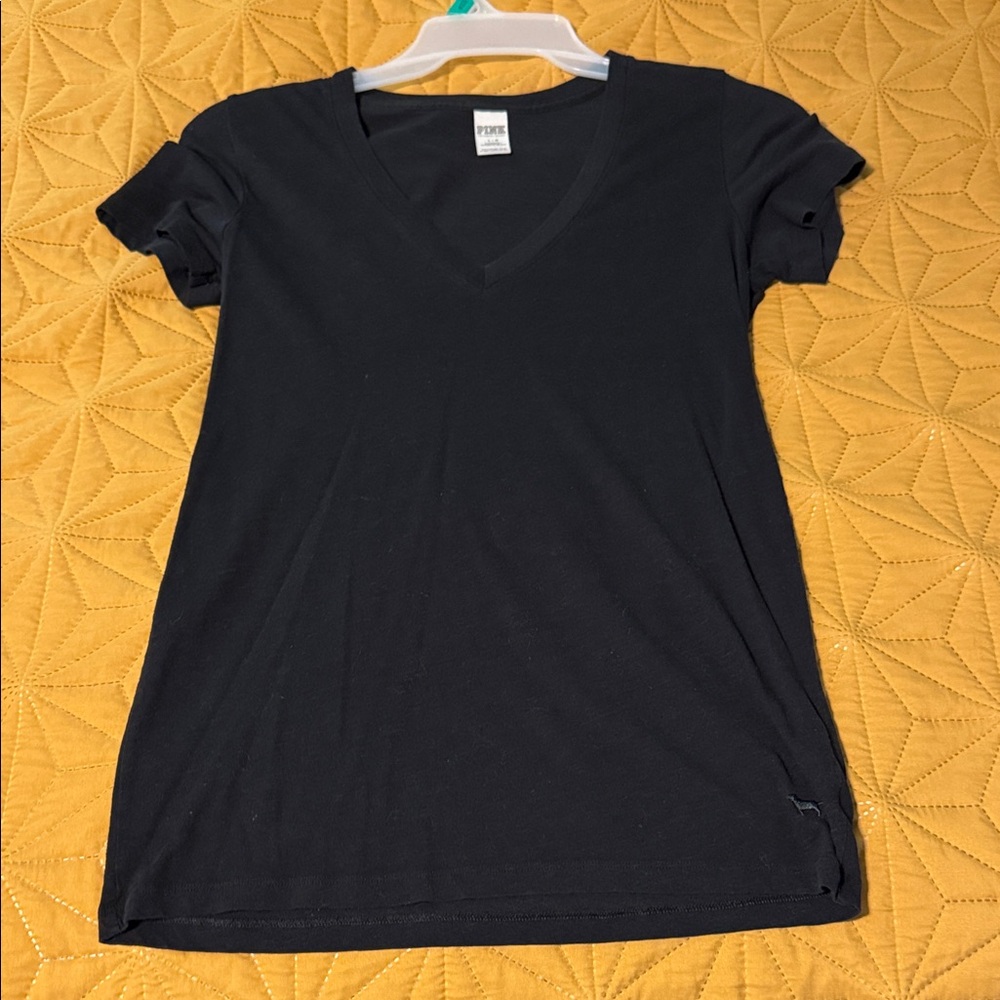 Old Navy Black V-Neck Short Sleeve Tee